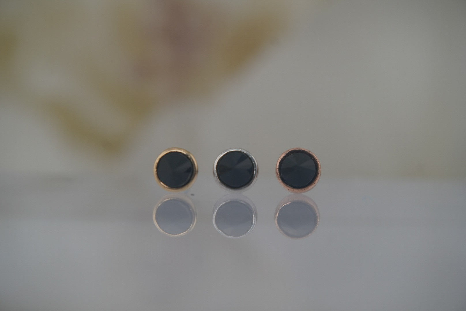 Round Bezel Reverse Set in Black Agate
