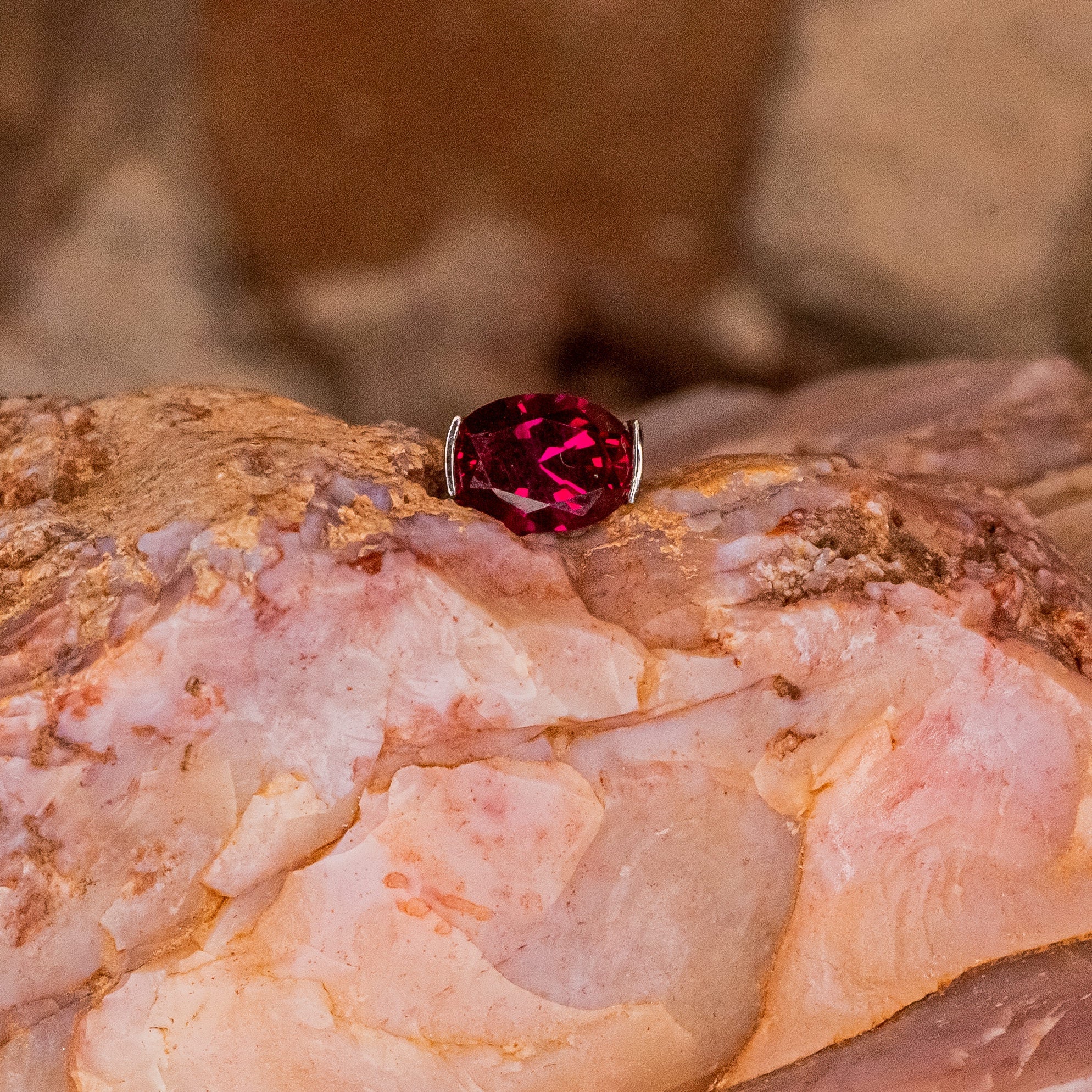 2-Prong Red Oval Crystal- 12/14g