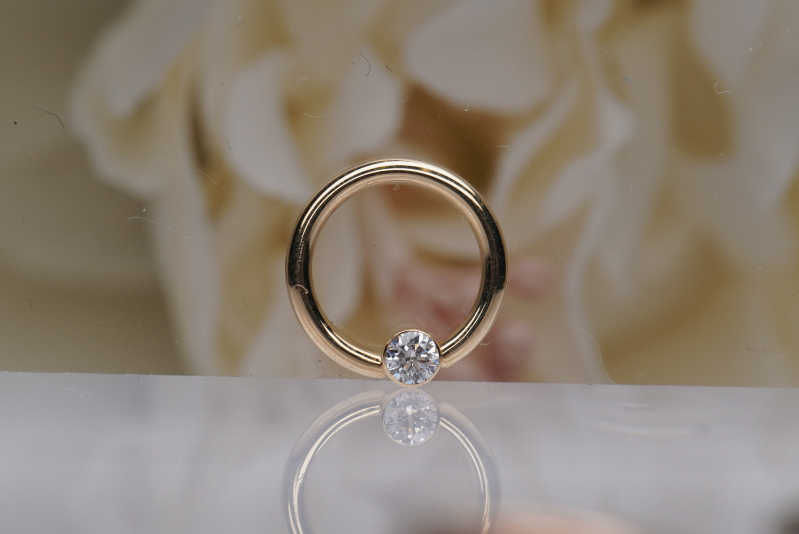 20g Forward Facing Deco Gem Ring in Gold