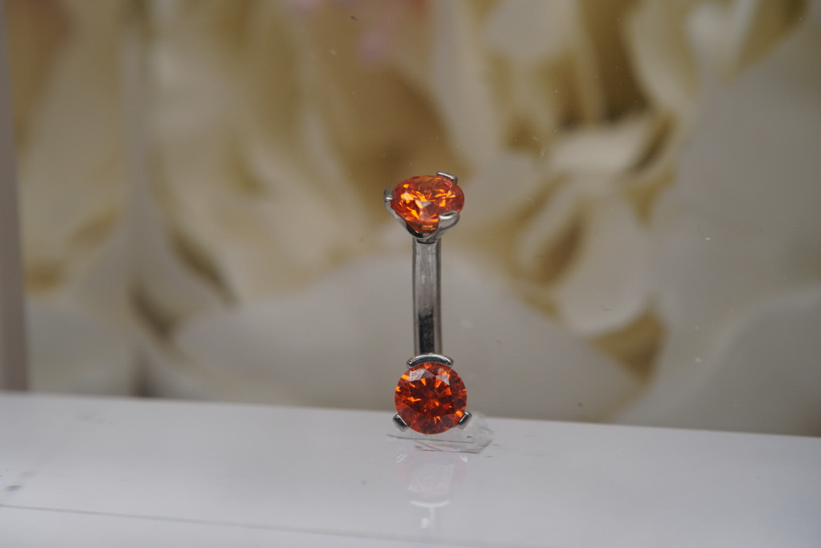 Orange Crystal Navel in a Prong Setting (4mm/4mm)