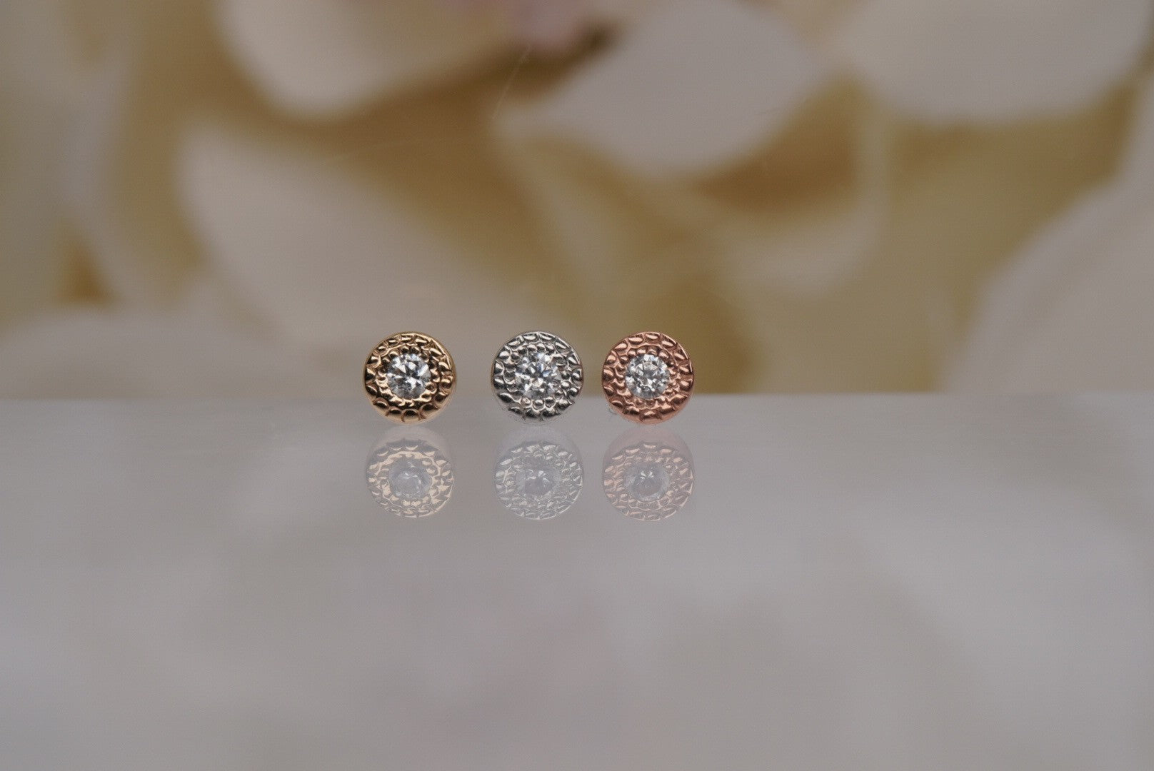 Single Gem Pave Circle 2.5mm