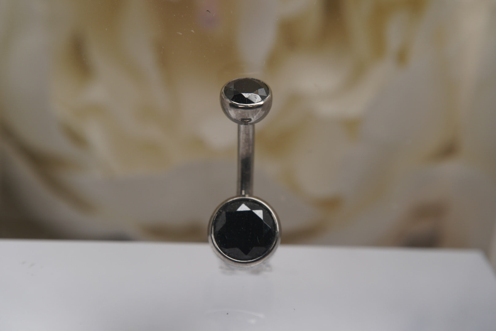 Black Crystal Navel in a Bezel Setting (4mm/6mm)