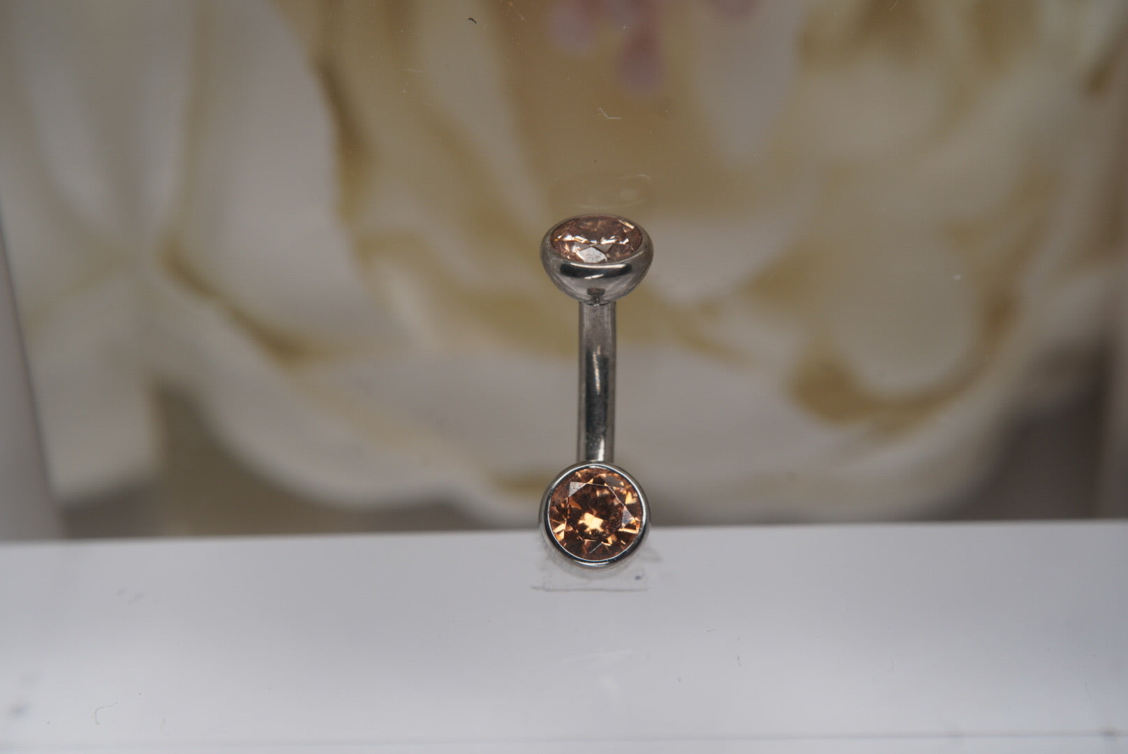 Amber Crystal Navel in a Bezel Setting (4mm/4mm)