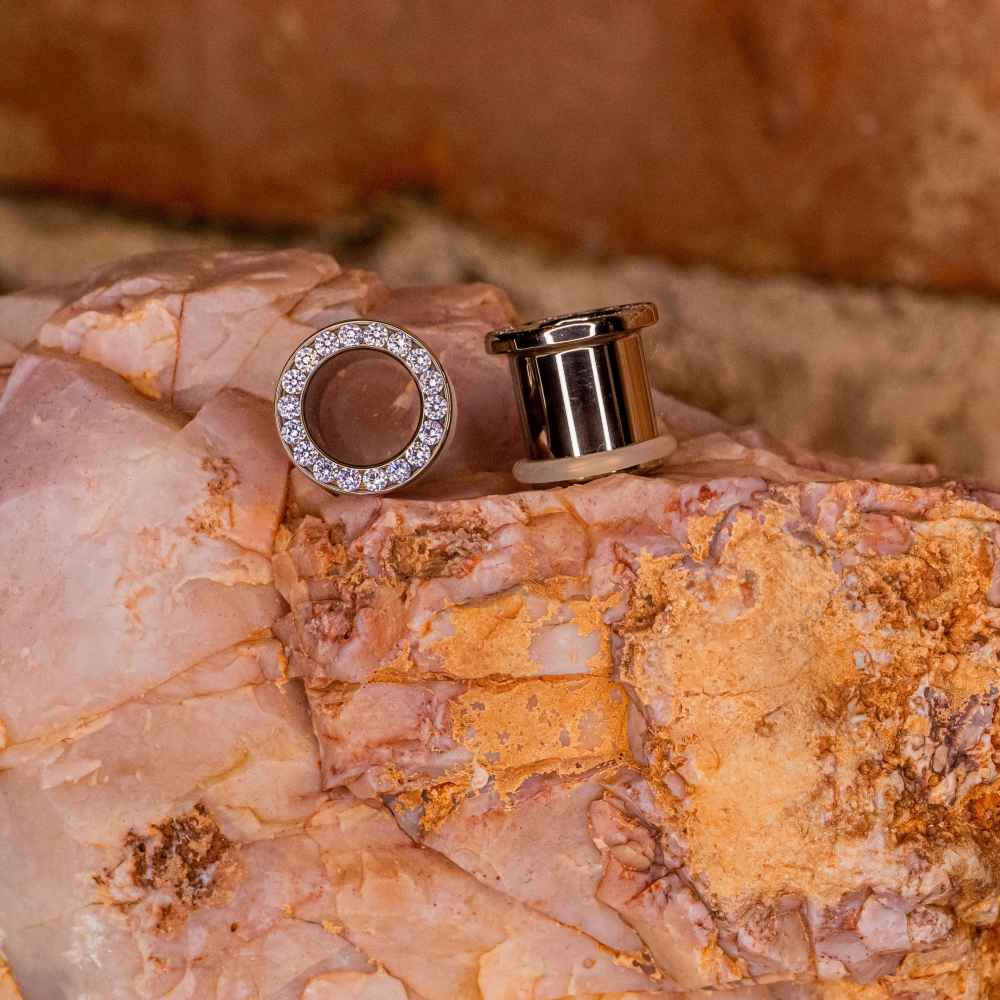 Gemmed Eyelets in Icy Blue - 7/16"