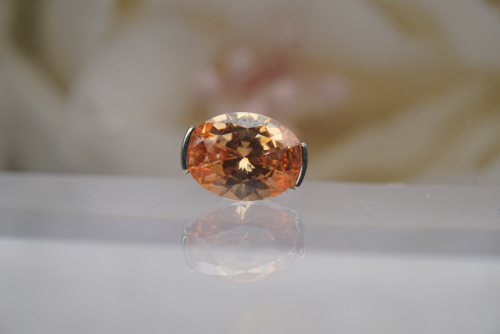 2-Prong Amber Oval Crystal- 12/14g