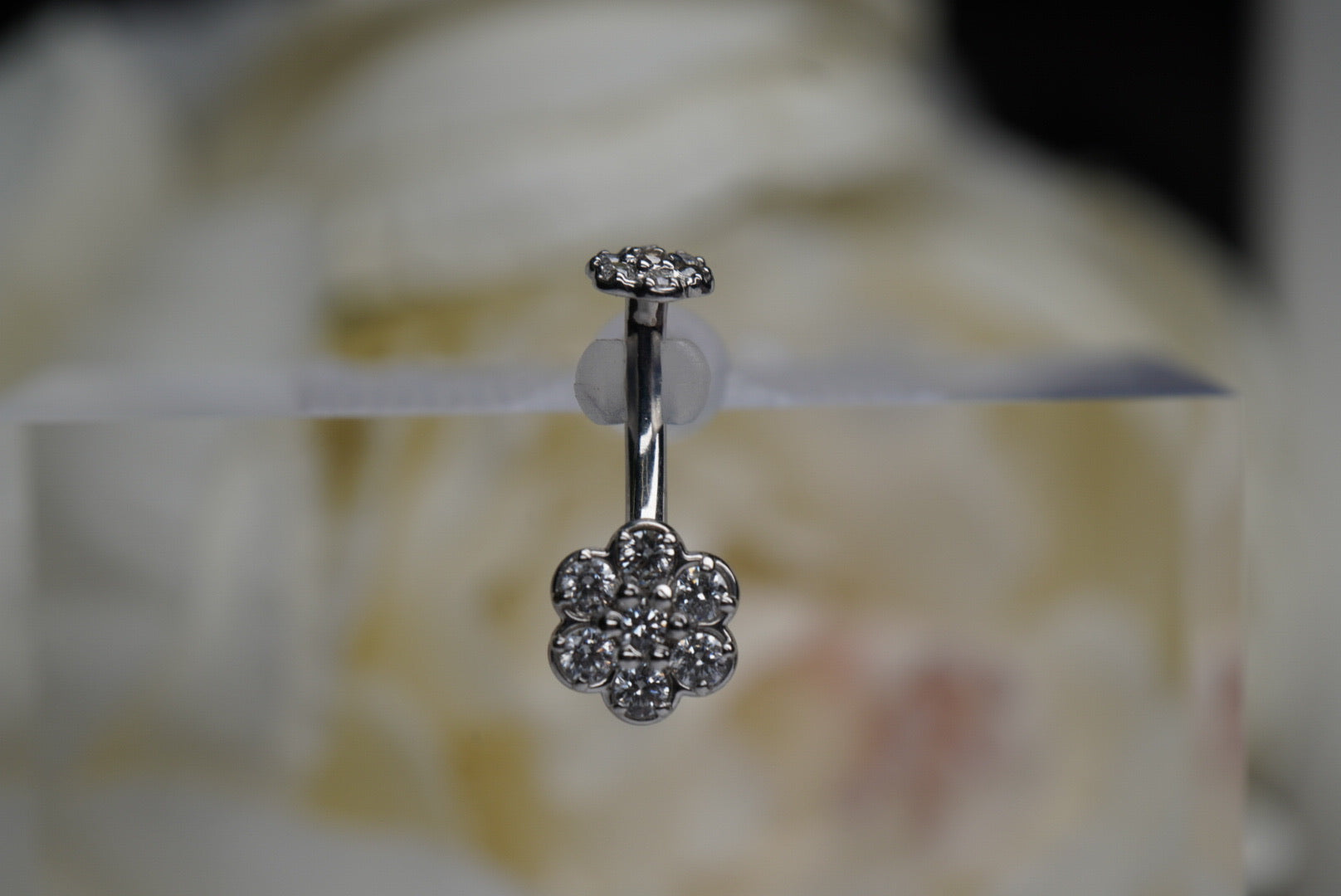 Flower Navel in White Gold
