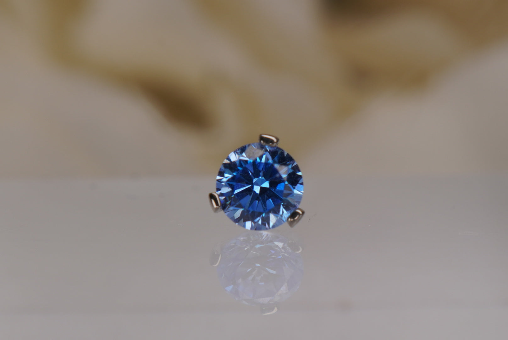 Arctic Blue Crystal Prong-16/18g