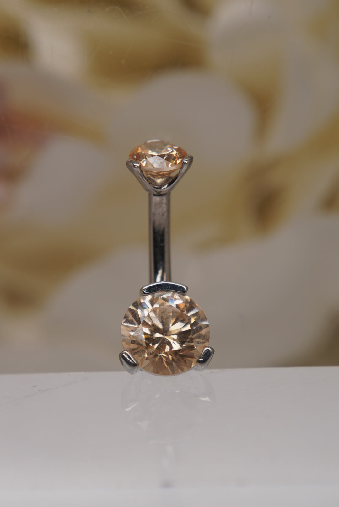 Champagne Crystal Navel in a Prong Setting (4mm/6mm)