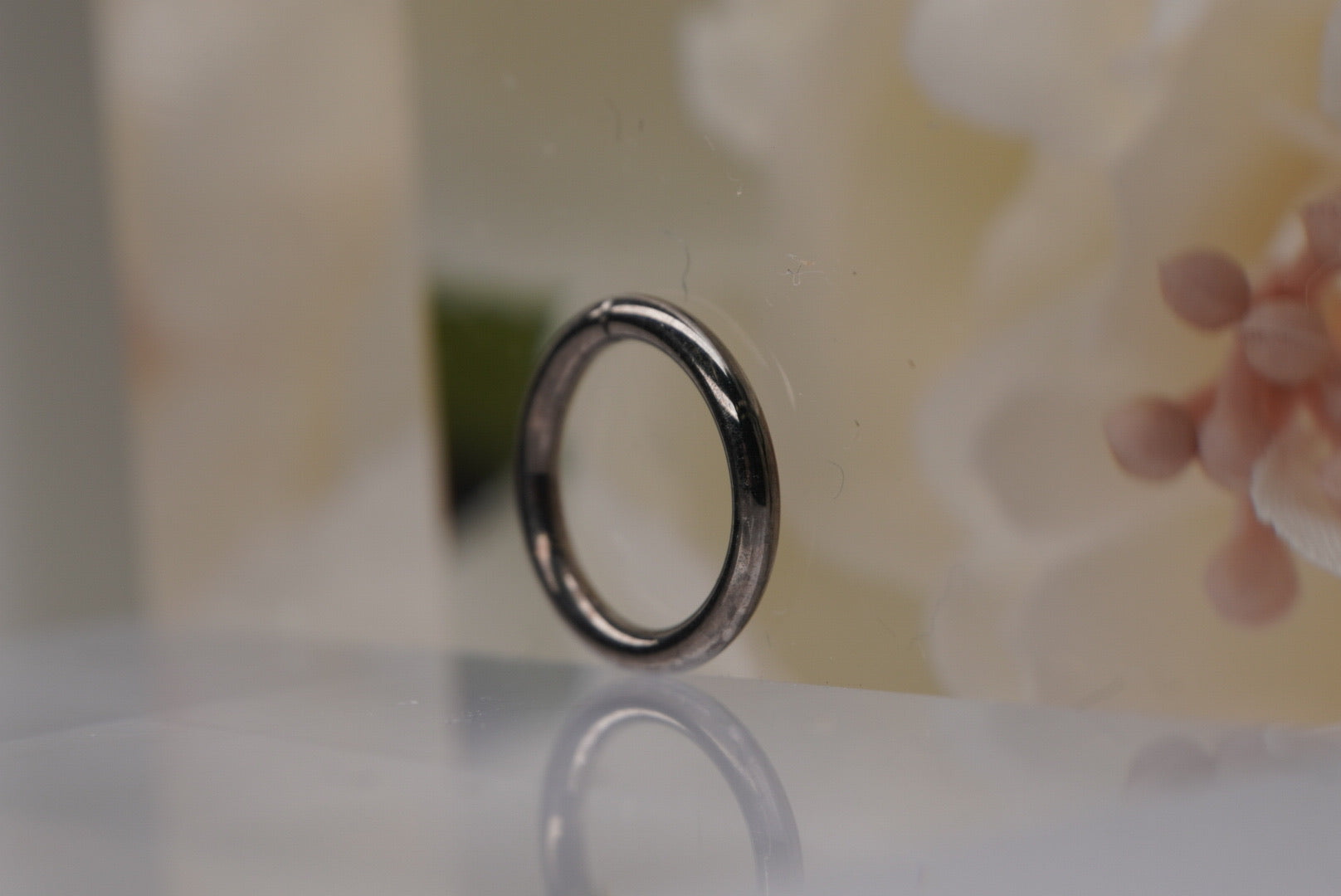 18g Seamless Ring in Gold