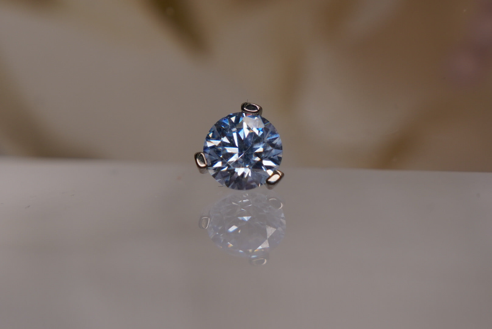Grey Blue Crystal Prong-12/14g