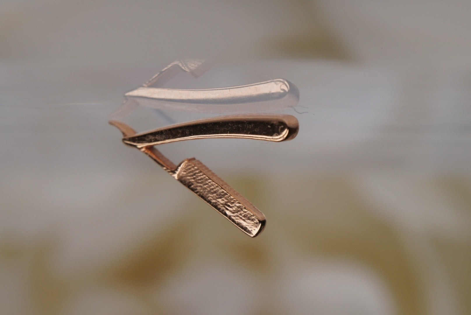 Straight Razor-Right