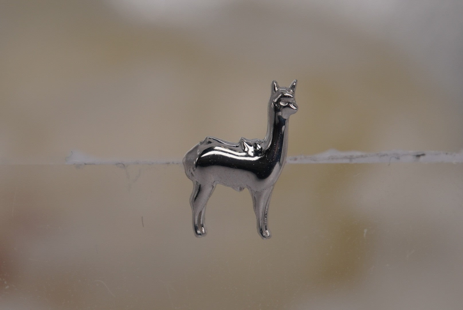 Mama Llama- Right Facing