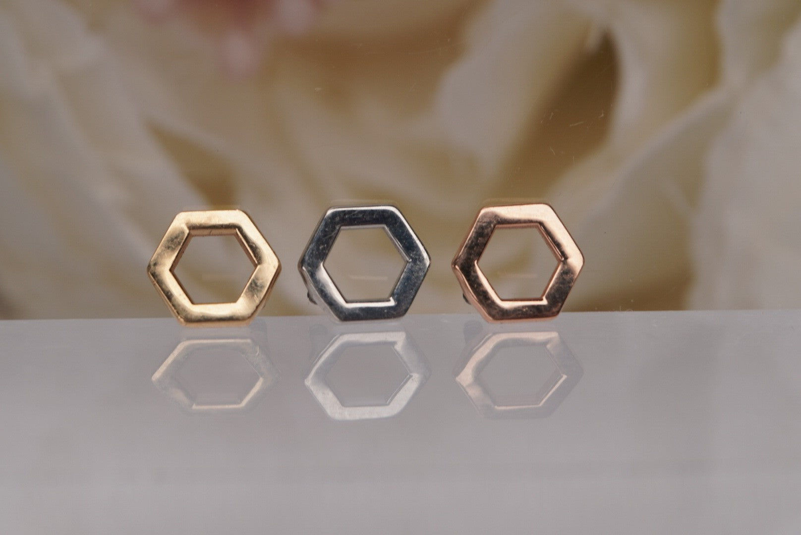 Open Hexagon in Gold-16g