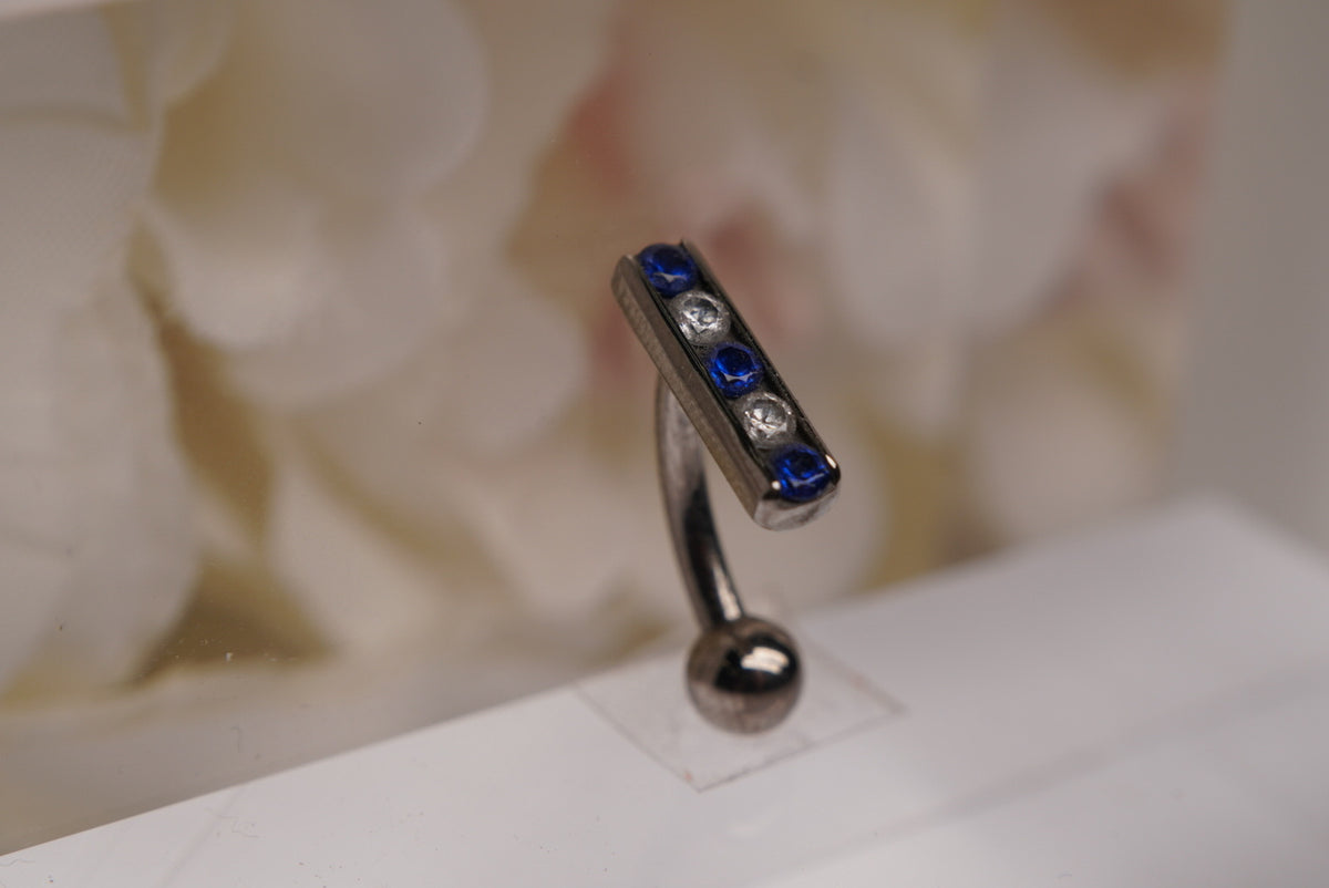 5-Gem Top Hanging with blue and white Crystals in 14g