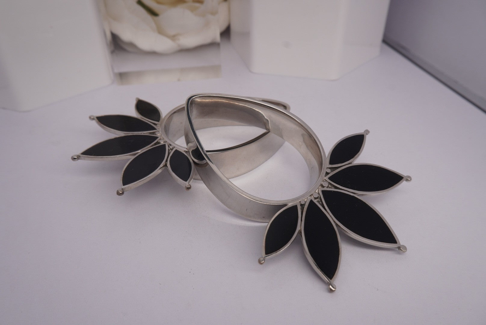 1 3/4" Marquise- White Gold Plated & Onyx