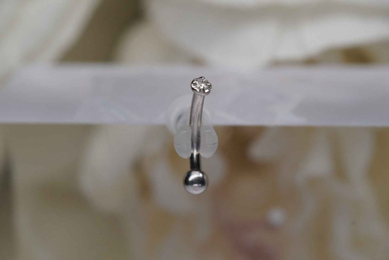 16g Prong White Gold Curved Barbell