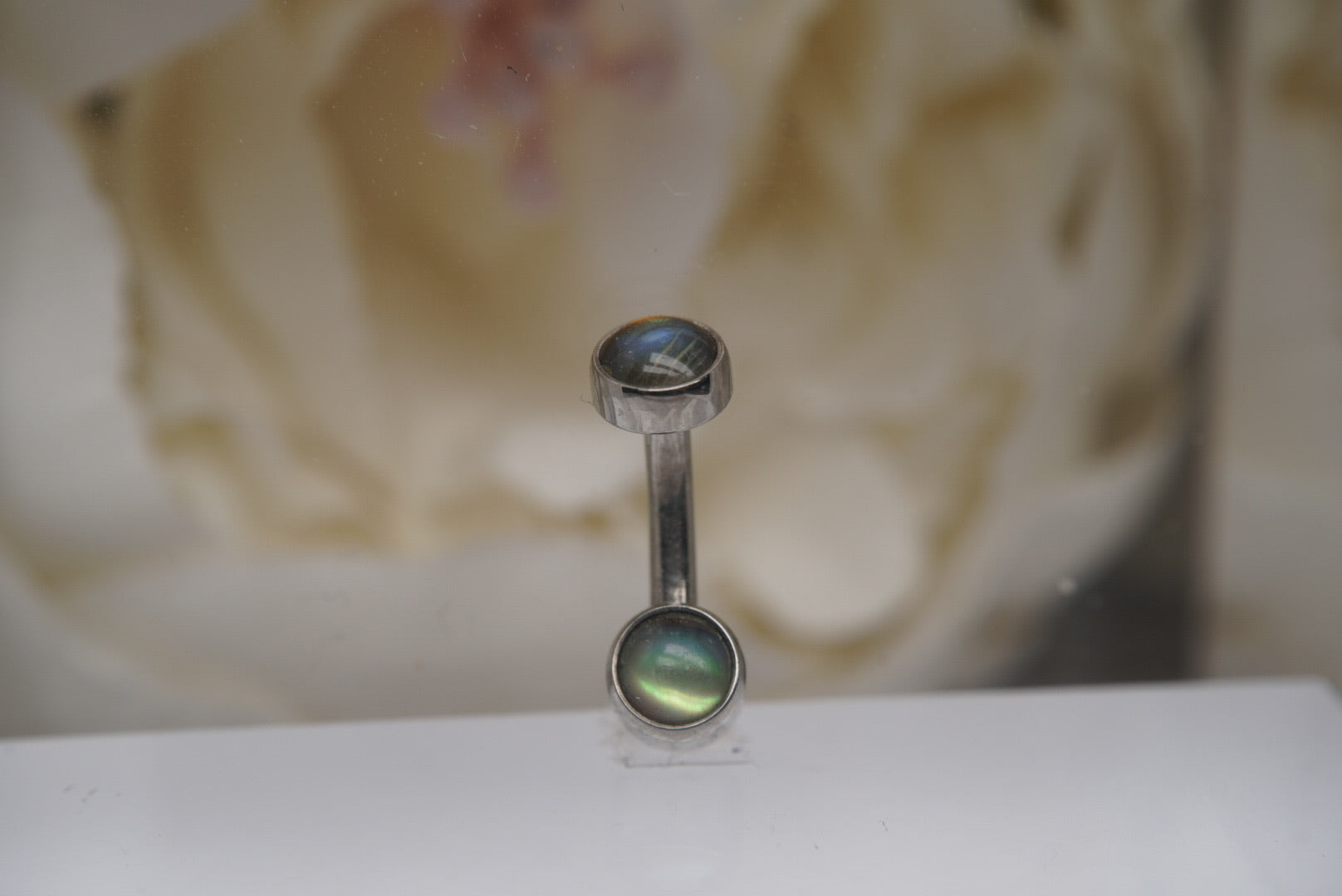 Natural Shell Navel in a Bezel Setting (4mm/4mm)