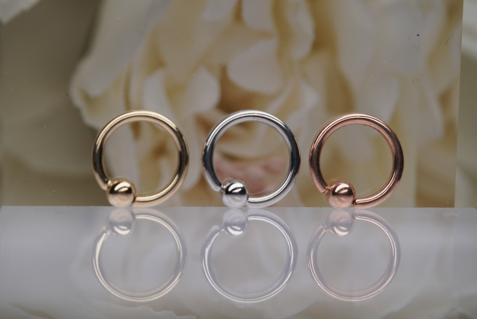 20g Fixed Bead Ring in Gold