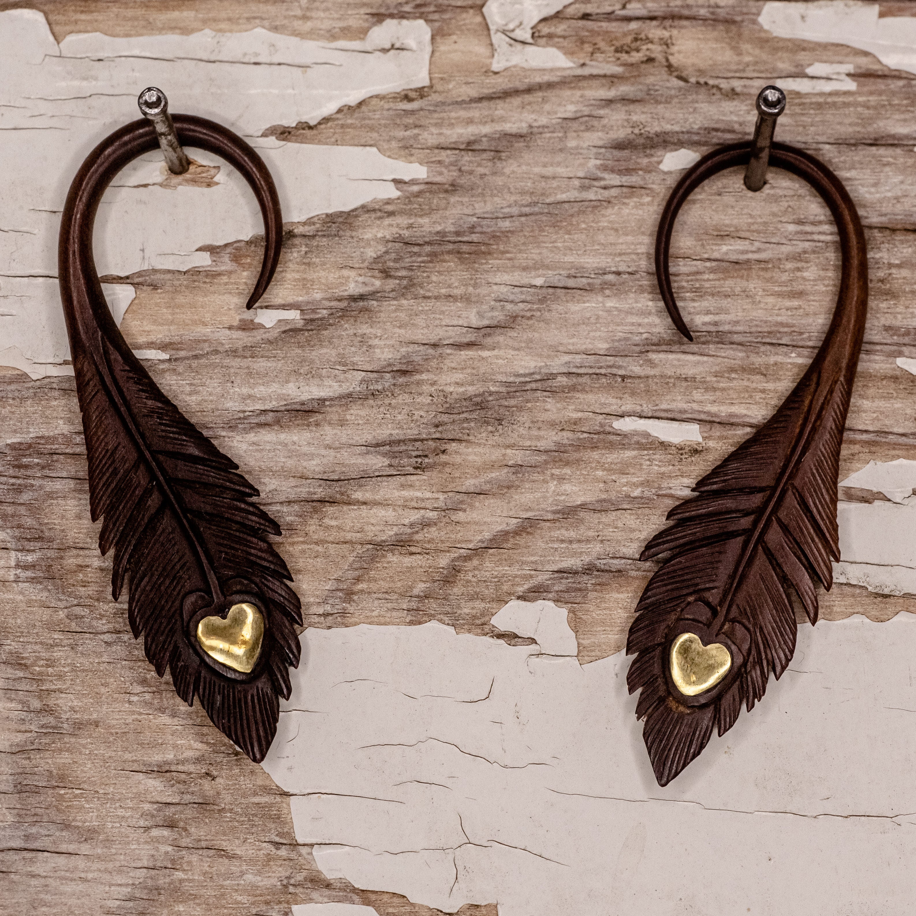 Feather with Heart Wood - 8g