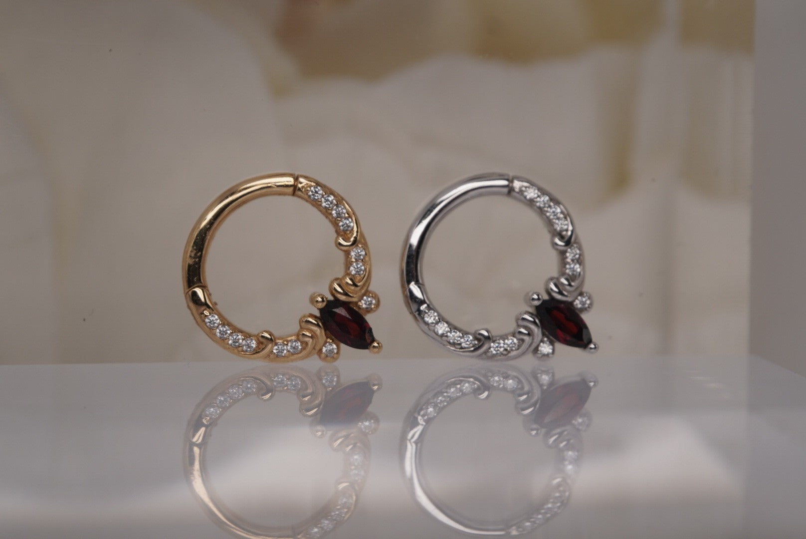Coterie with Garnet