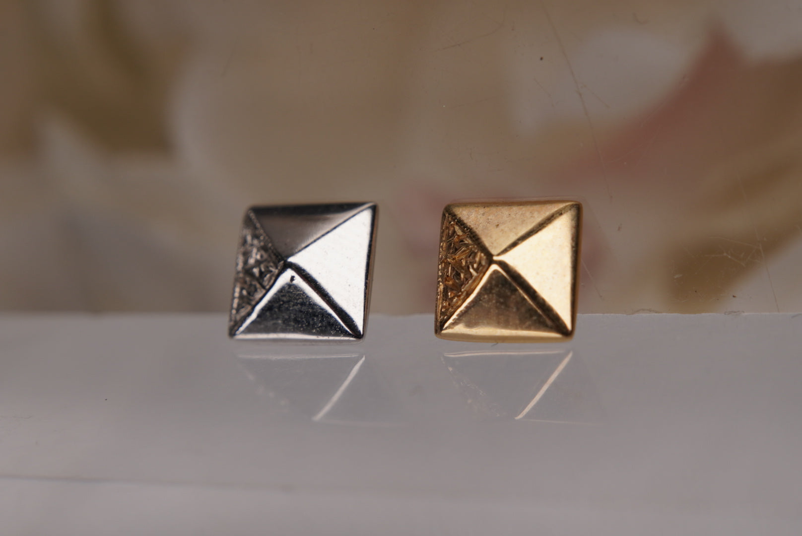 Pyramid in Yellow Gold with Indentions on One Portion