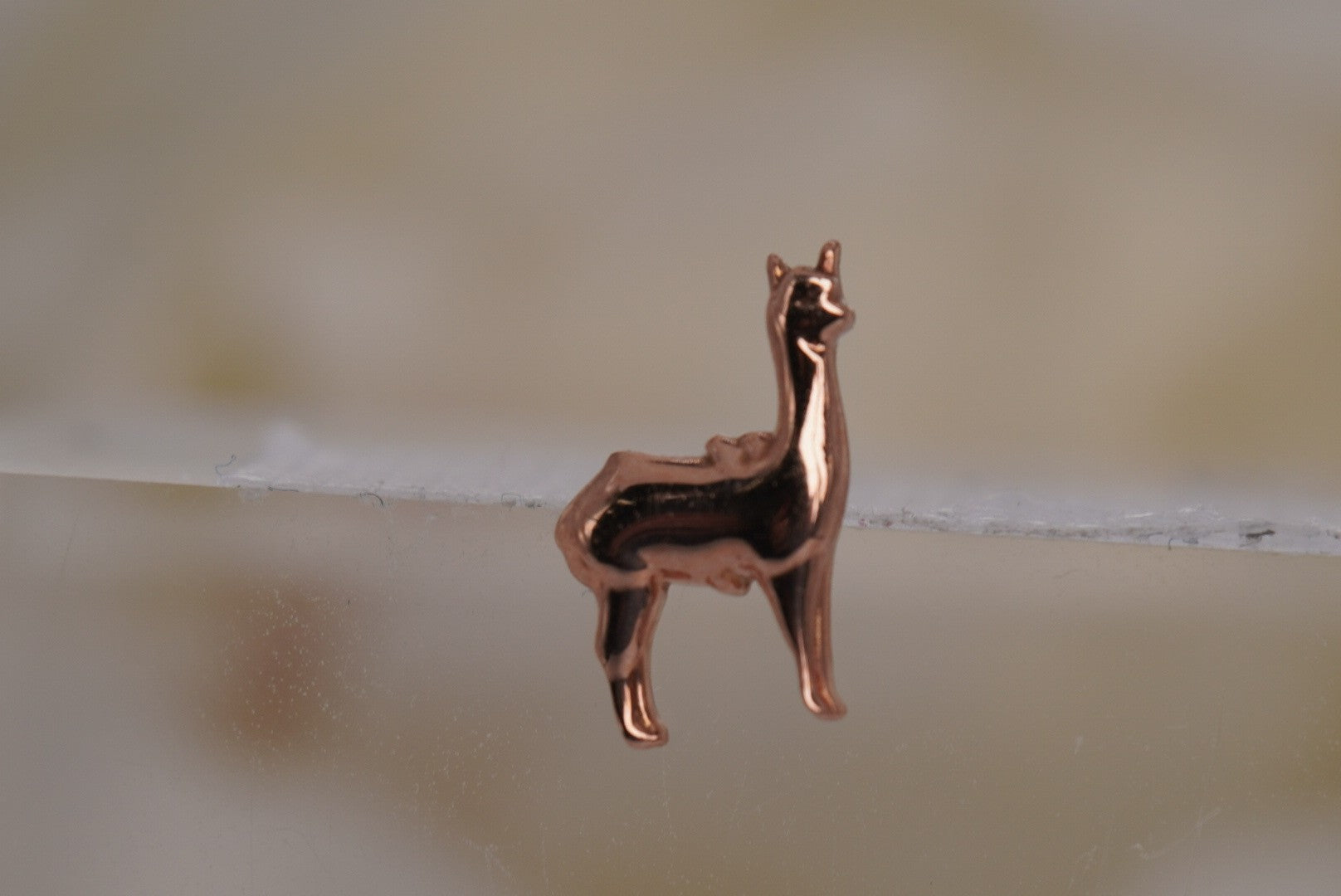 Mama Llama- Right Facing