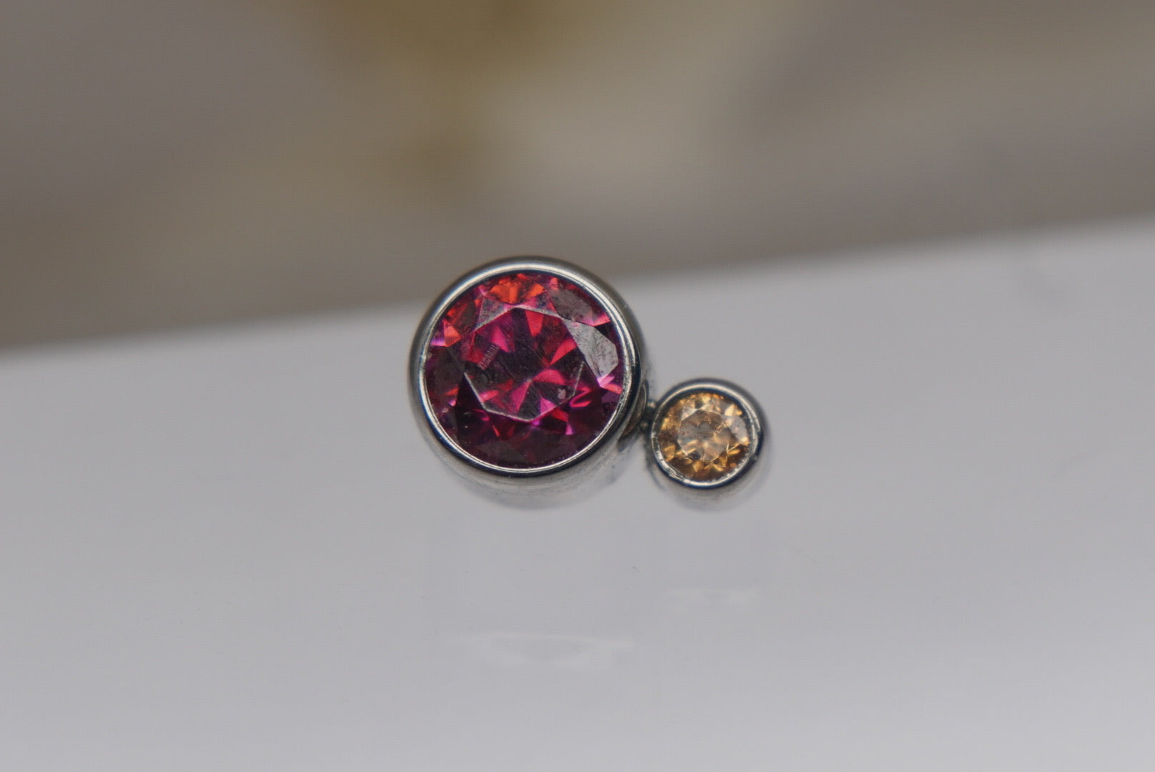 2-Gem (Red with Amber)