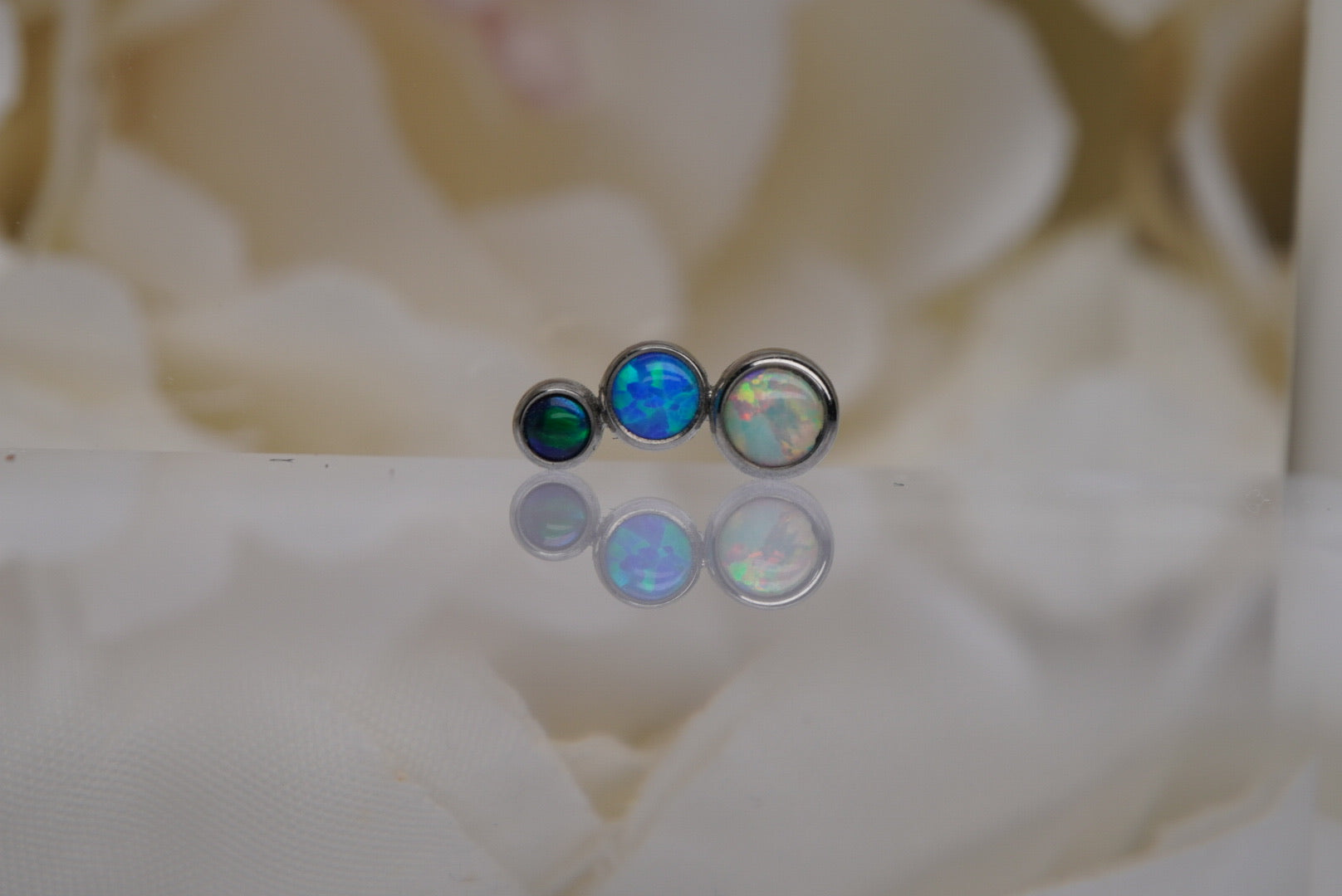 3-Gem Right Facing (White & Blue Opals)-14g