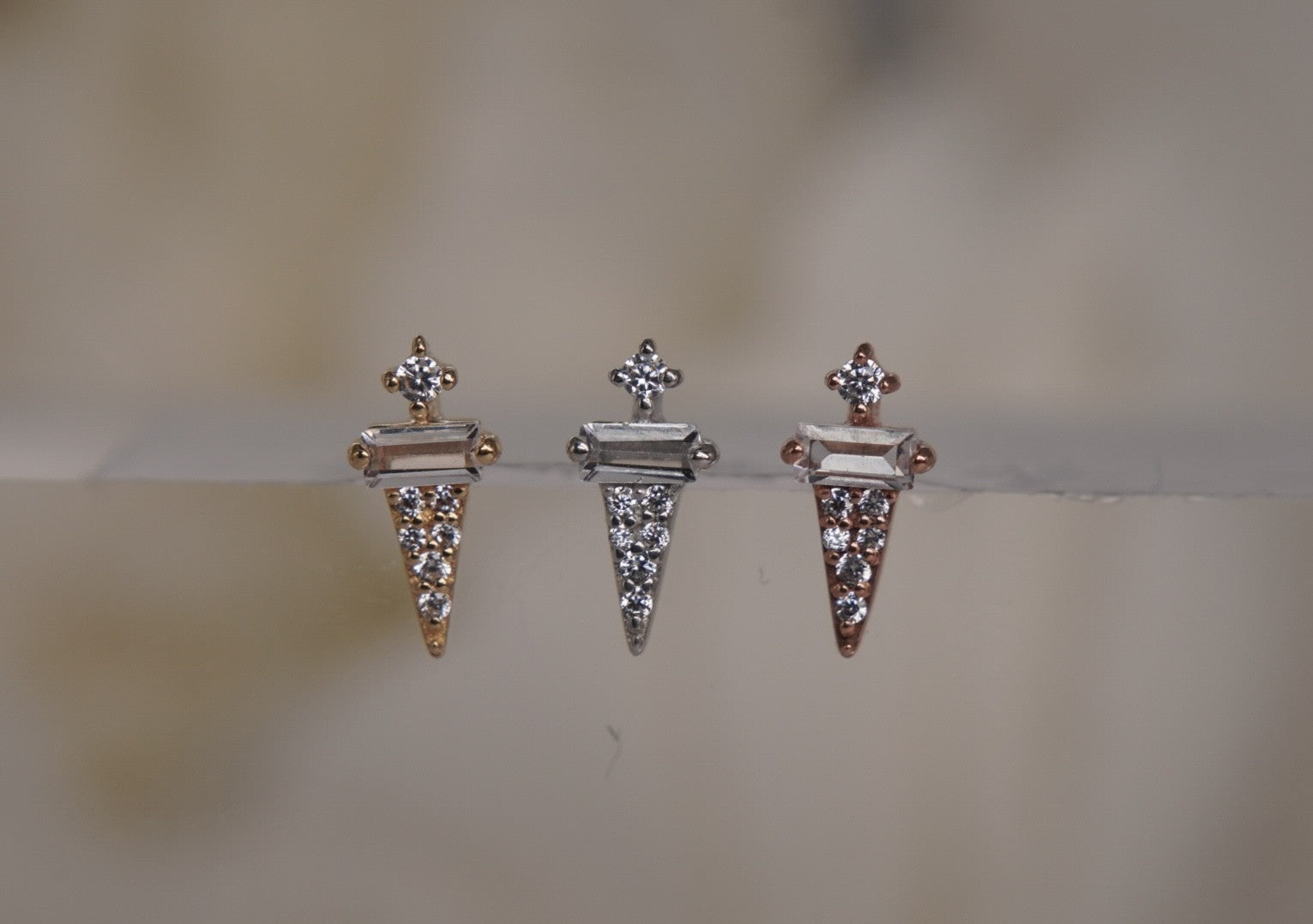 Dystrikt with Crystals