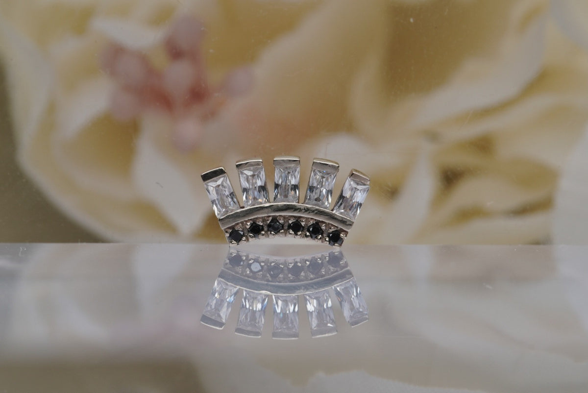Photo of 14k Gold "Baguette Beauty" in white gold, front view
