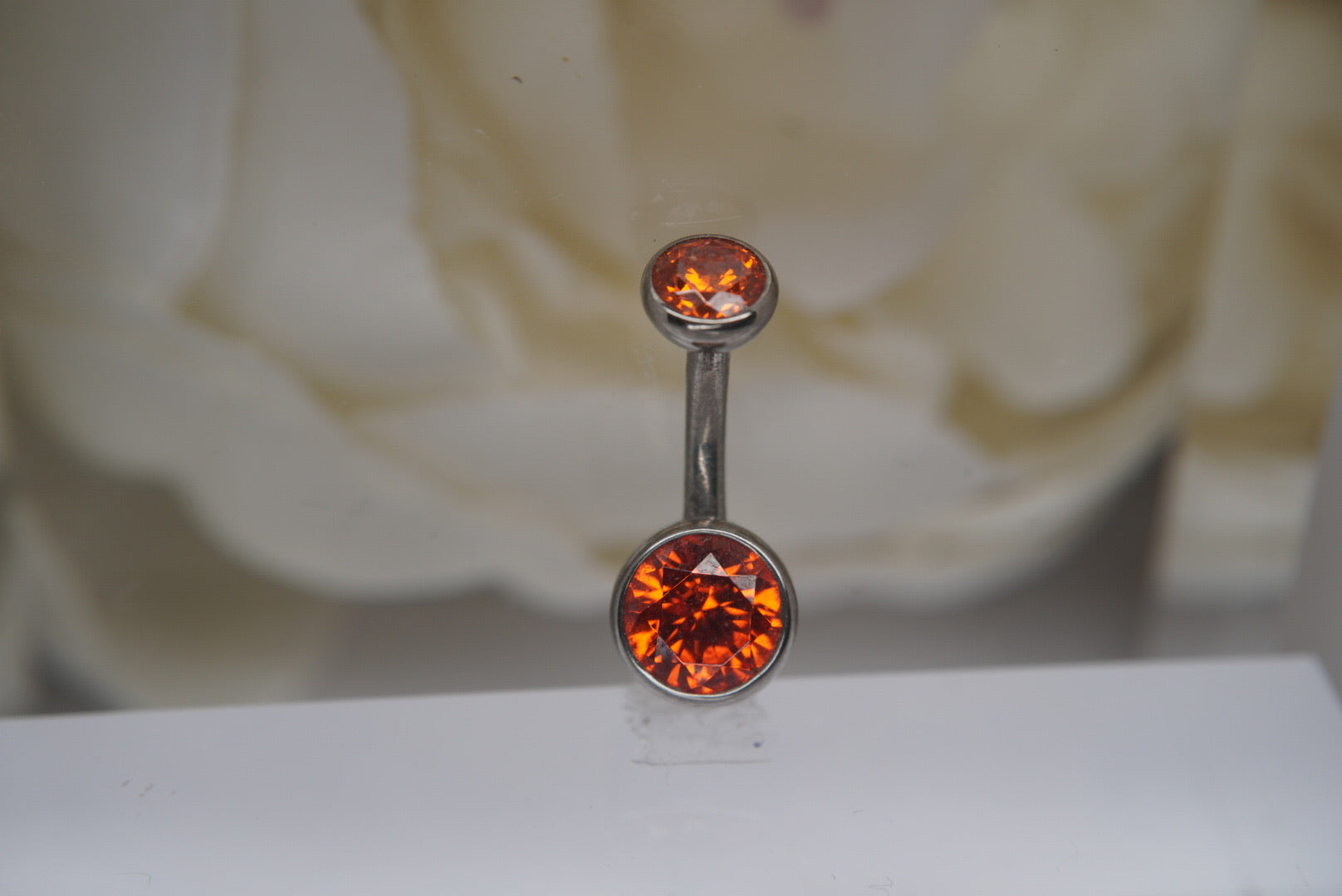 Orange Crystal Navel in a Bezel Setting (4mm/6mm)