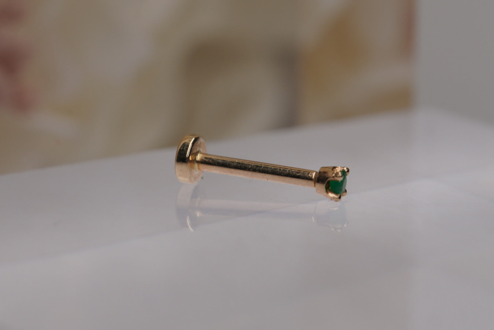 Emerald Crystal Prong in Yellow Gold with 16g Backing