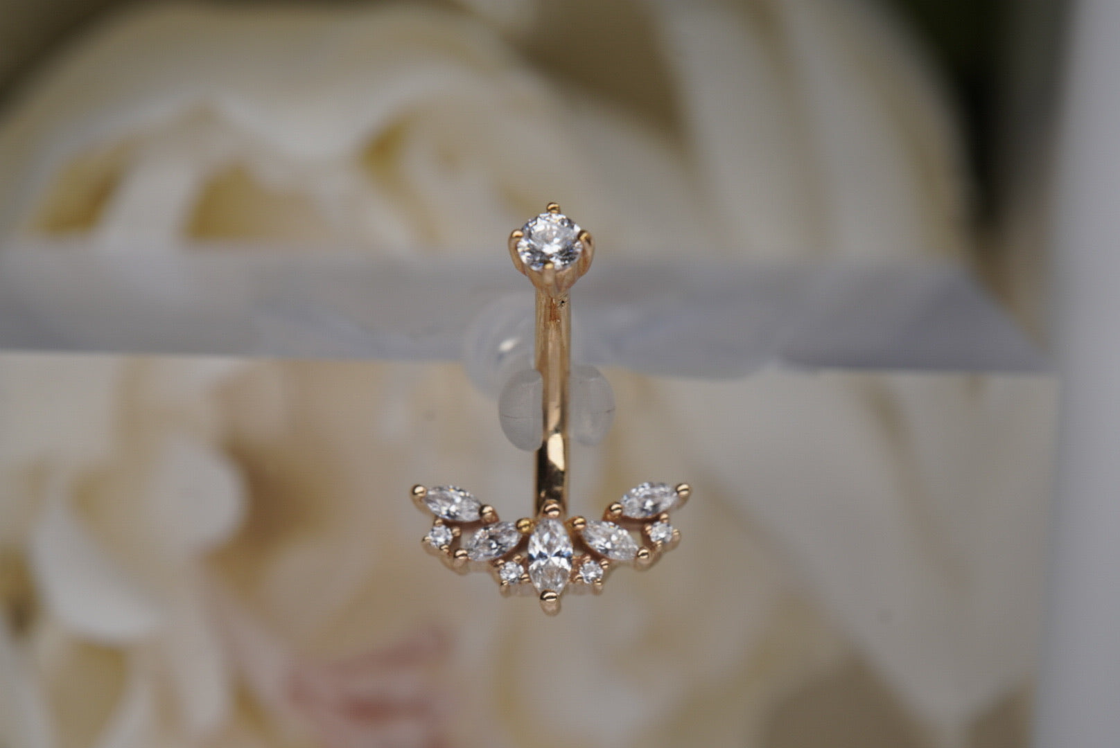 Pear Menagerie Navel in Yellow Gold