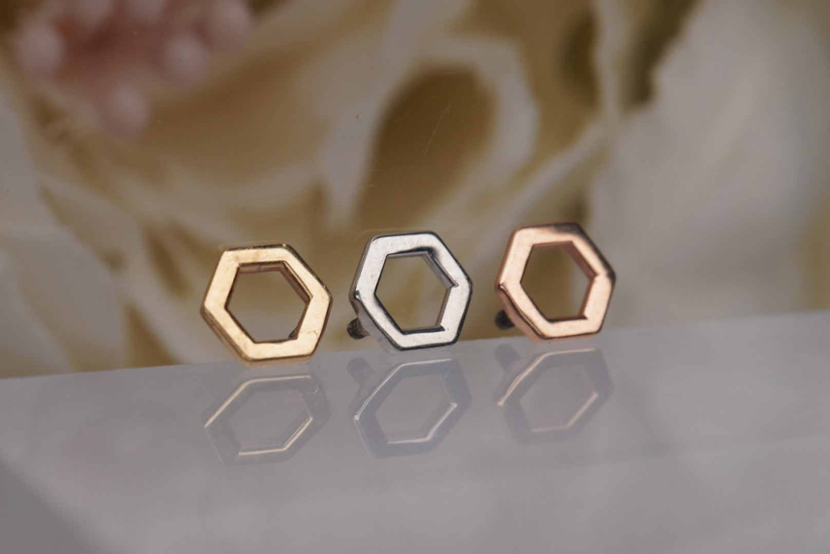 Open Hexagon in Gold-16g