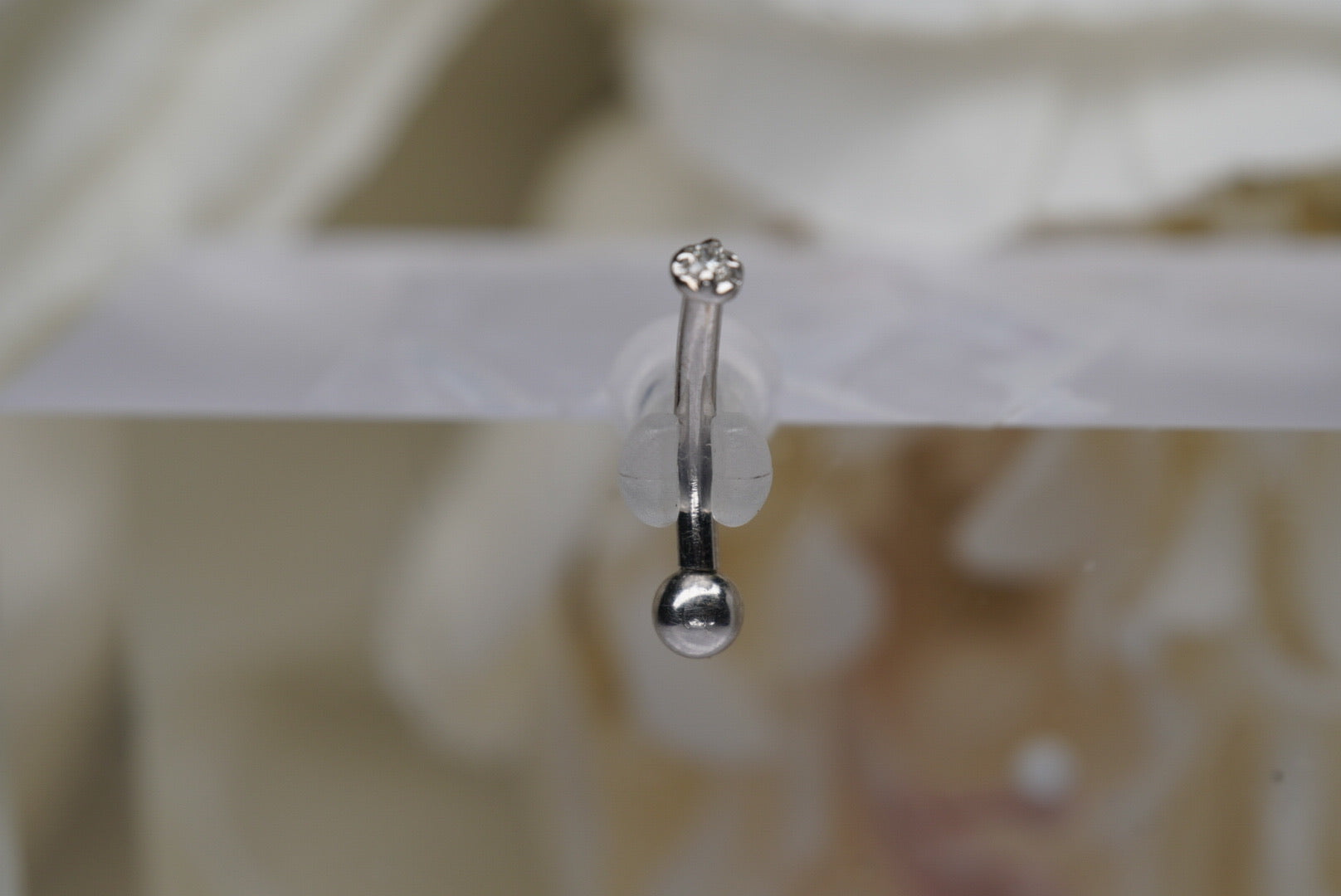 16g Prong White Gold Curved Barbell