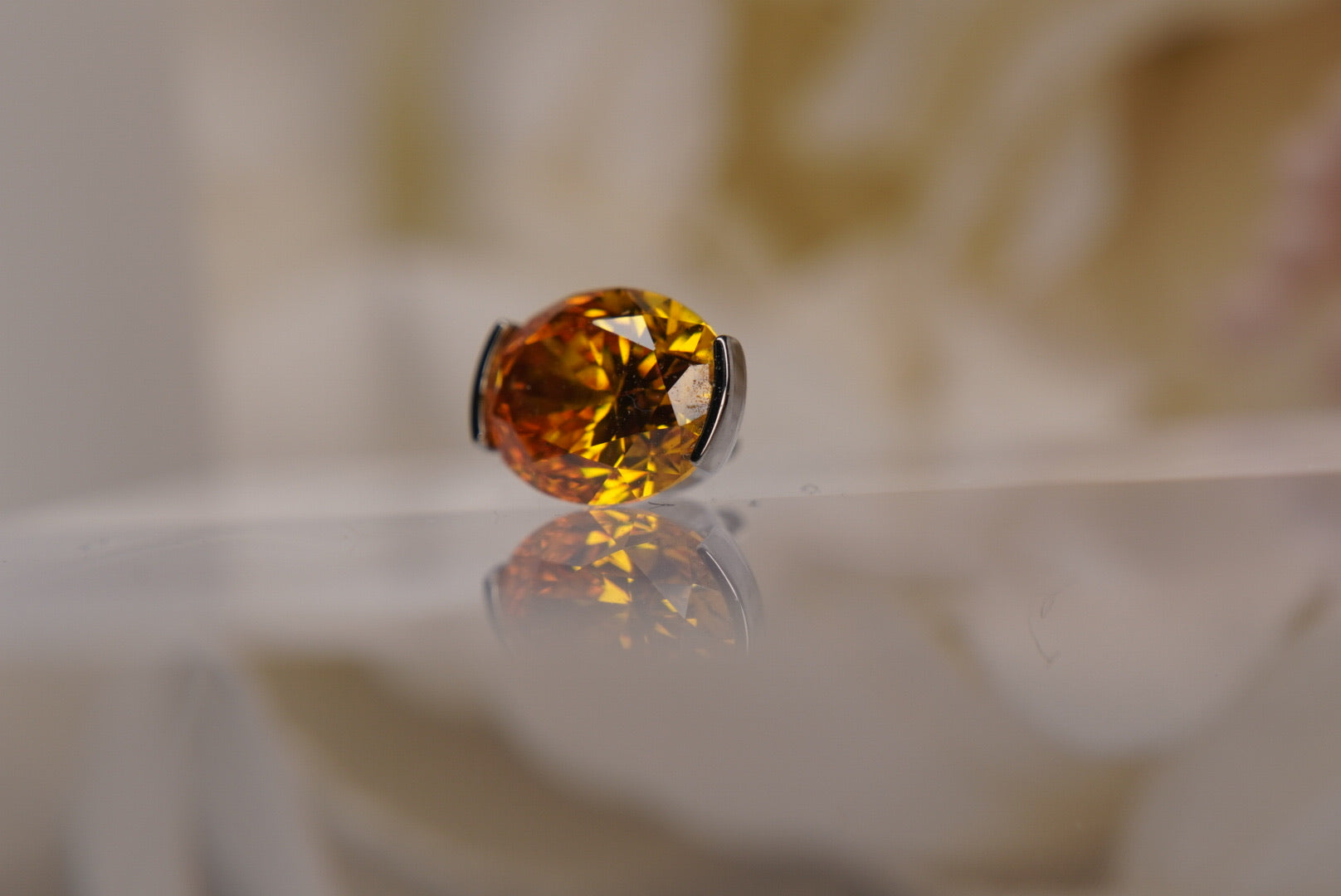 2-Prong Yellow Oval Crystal- 12/14g