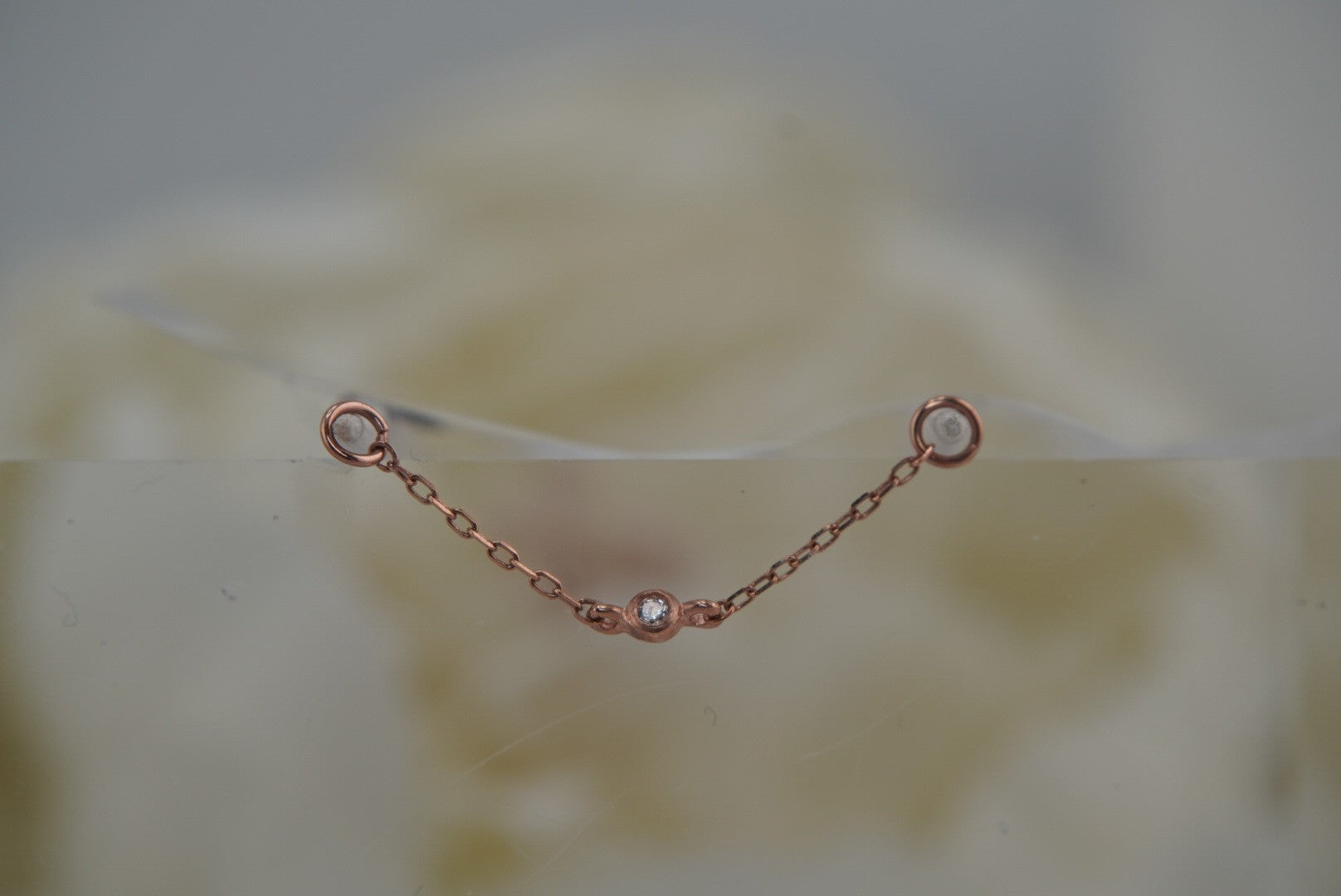 Single Chain with a Round Crystal
