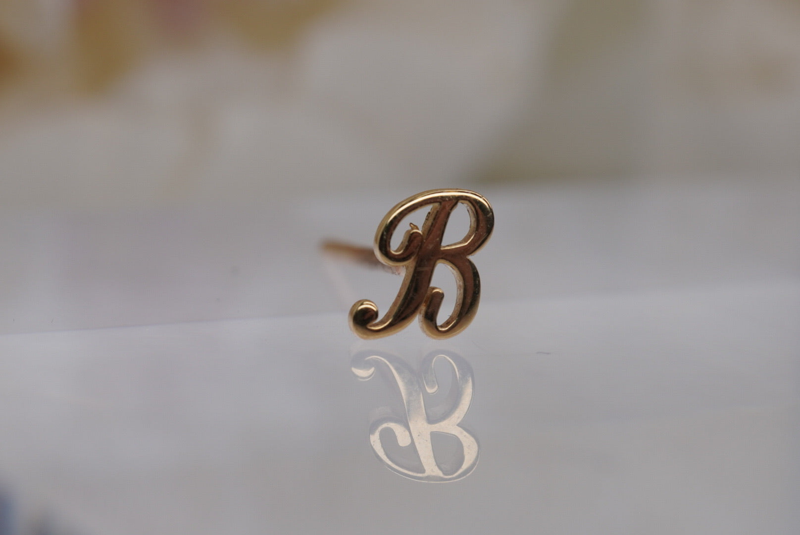Letter "B" Nostril Screw in Yellow Gold