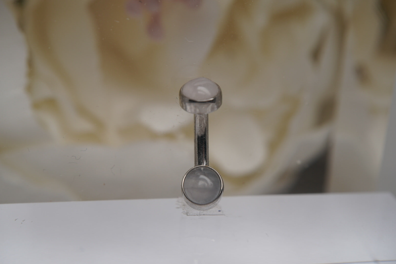Rose Quartz Navel in a Bezel Setting (4mm/4mm)