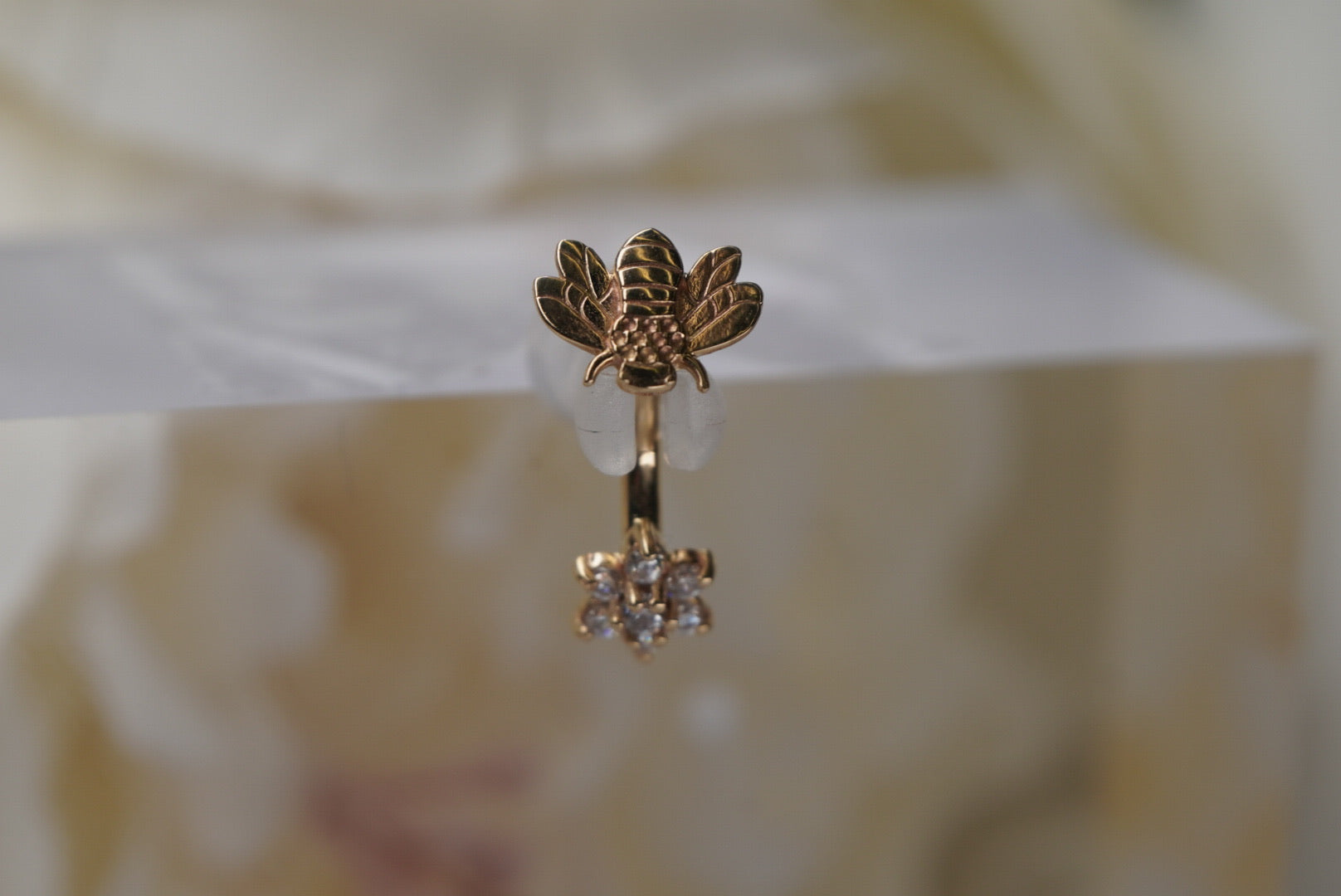 Pollinator - Yellow Gold 16g Curved Barbell