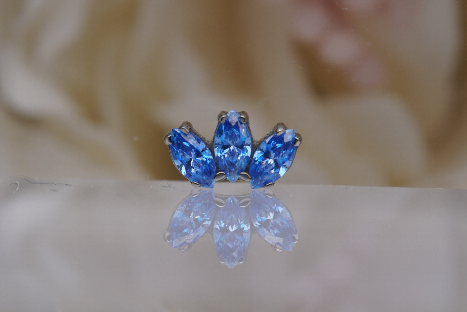 Arctic Blue Marquis Fan 16g