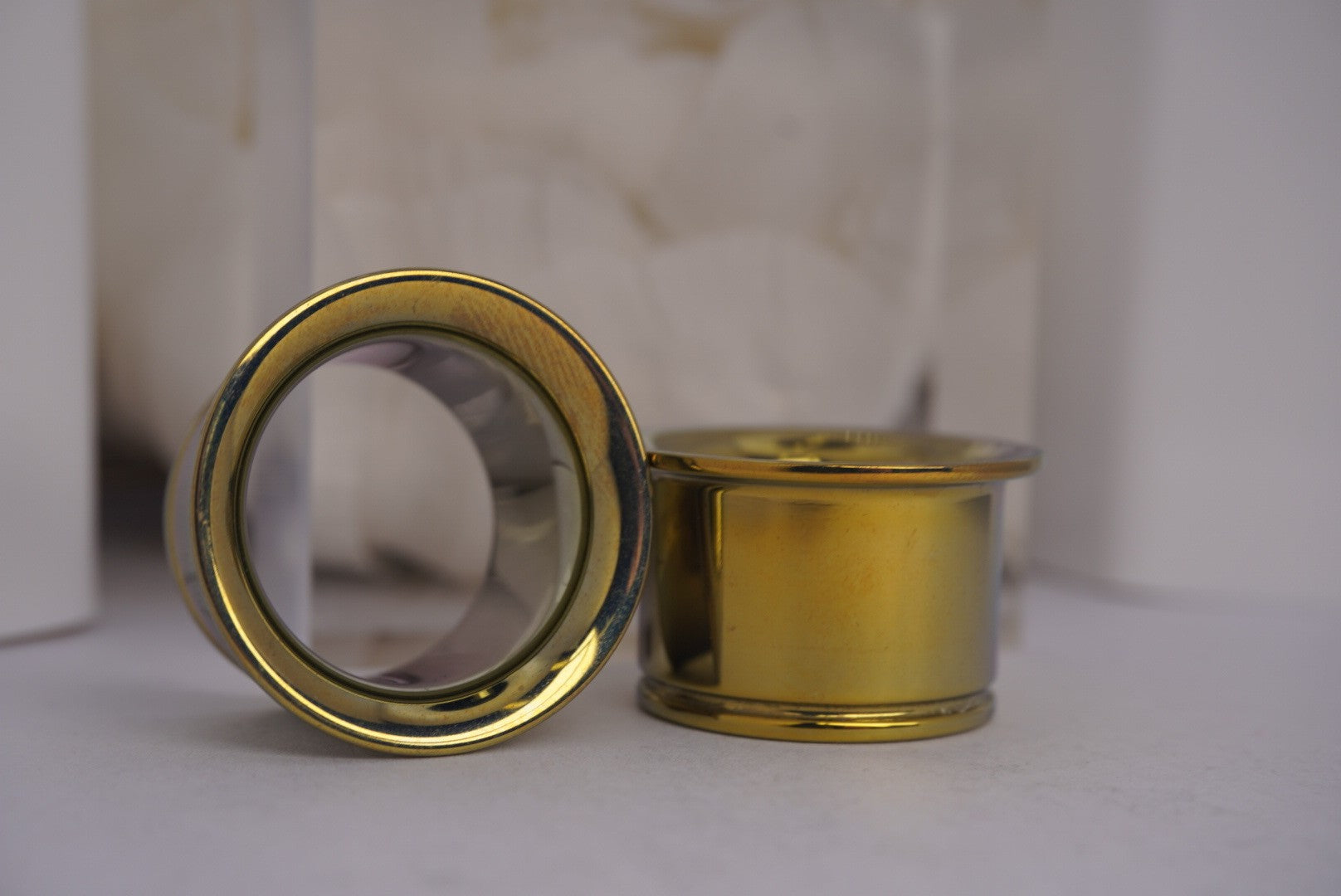 7/8" Single Flair Yellow Eyelets in Titanium