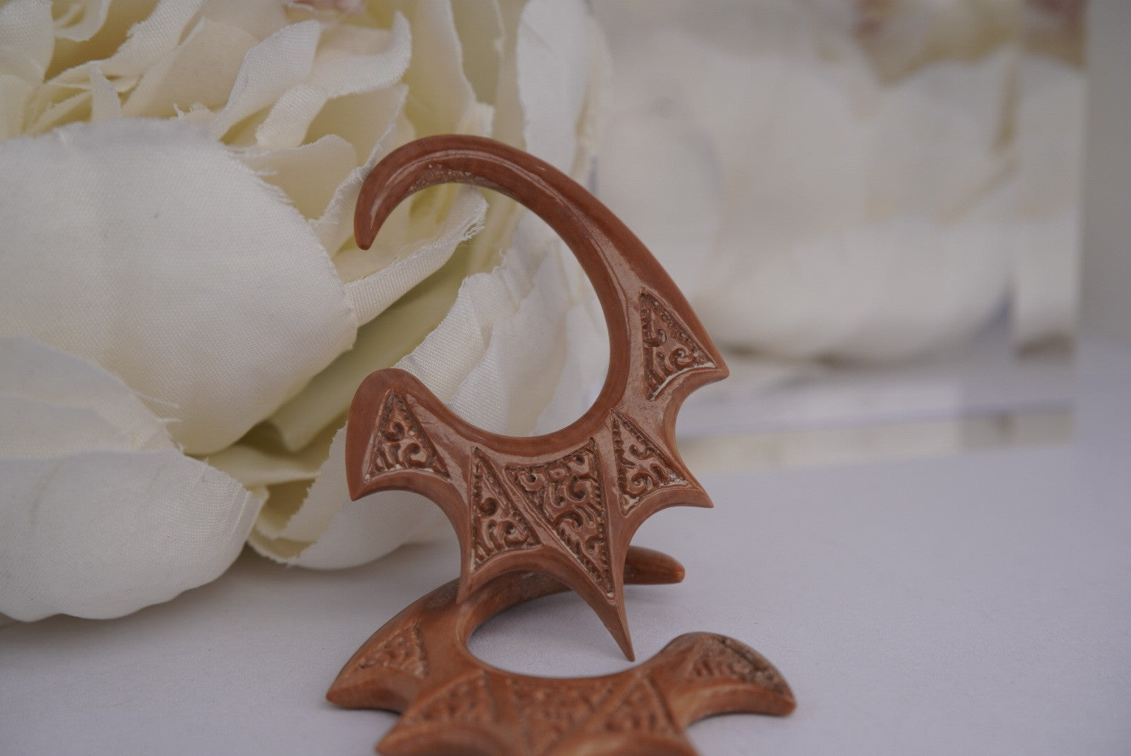 Carved Wood Wing Hangers - 6g