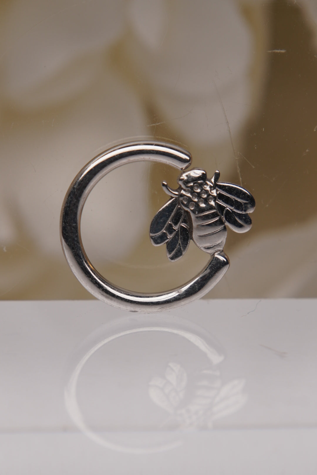 Bumble Bee Seamless Ring
