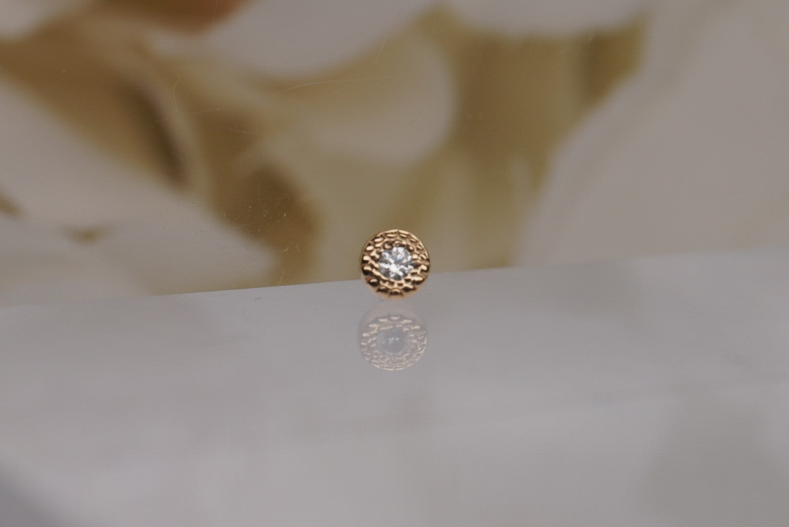 Single Gem Pave Circle 2.5mm