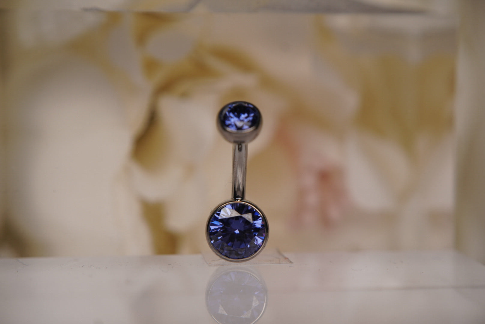 Tanzanite Crystal Navel in a Bezel Setting (4mm/6mm)