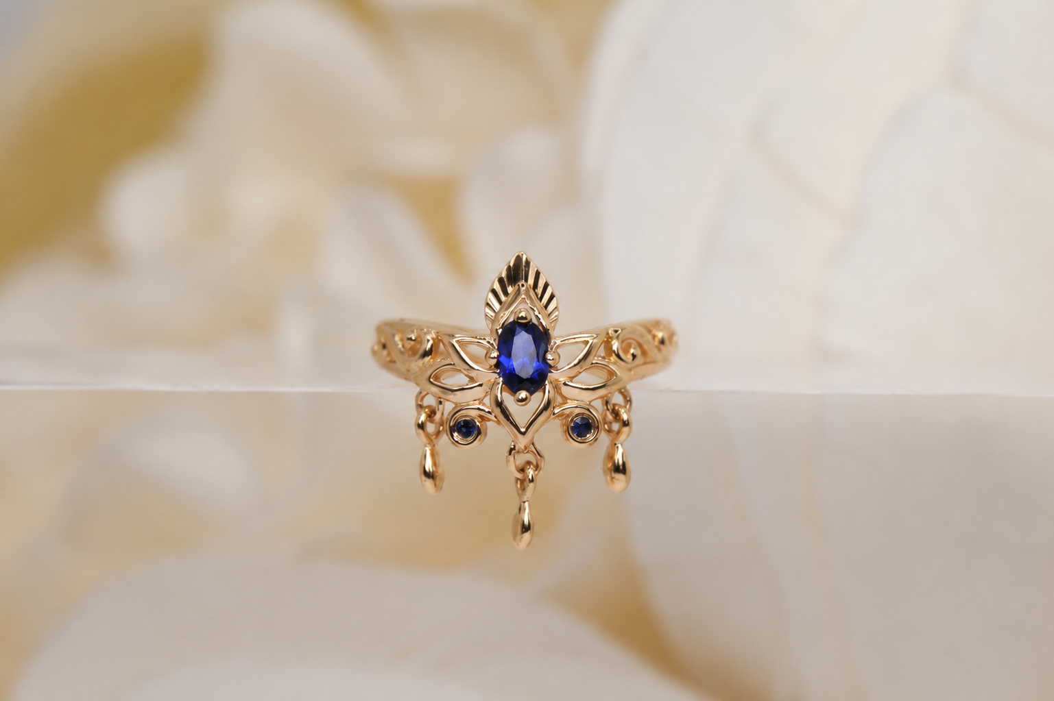 Tresor Cuff with Blue Sapphire