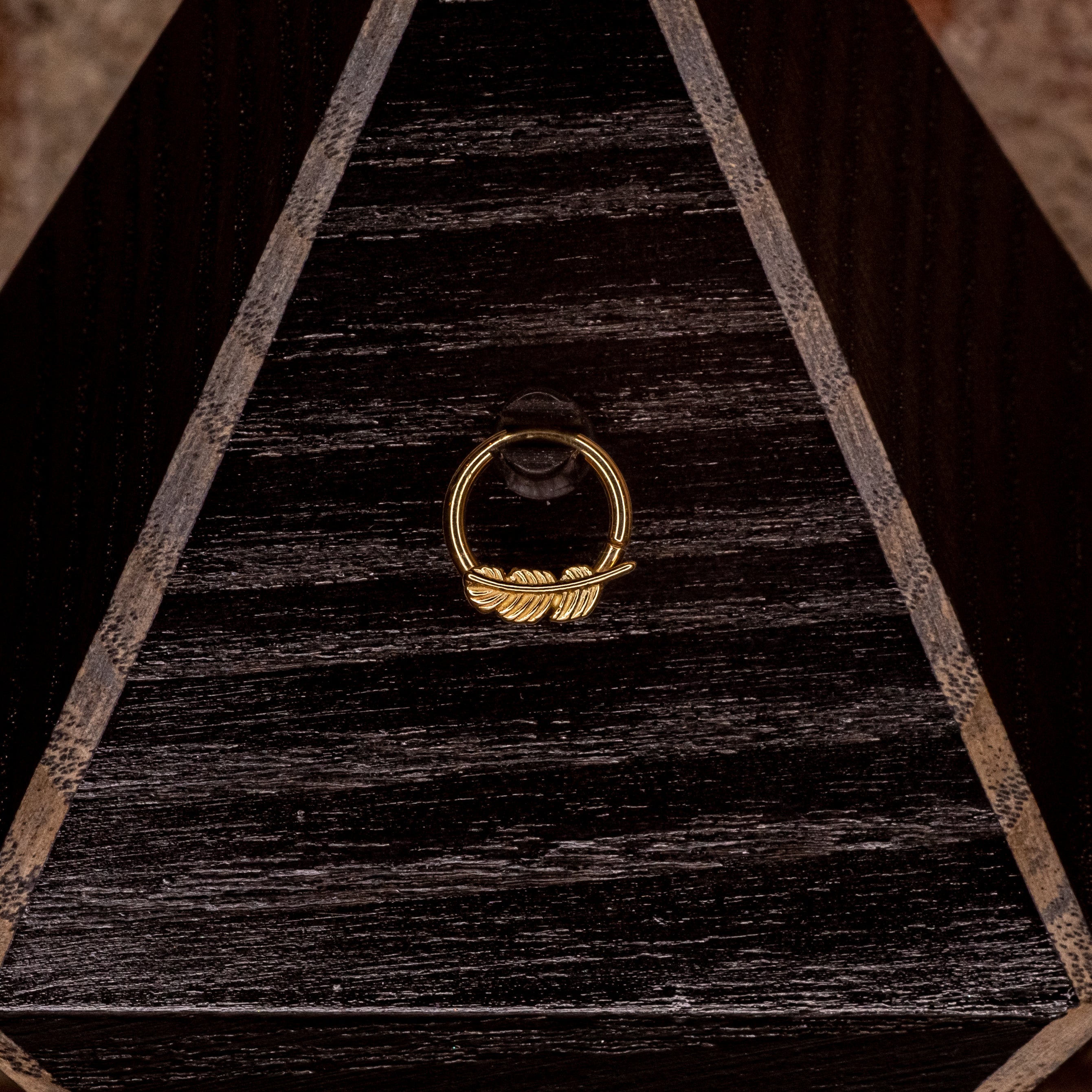 Feather in Yellow Gold
