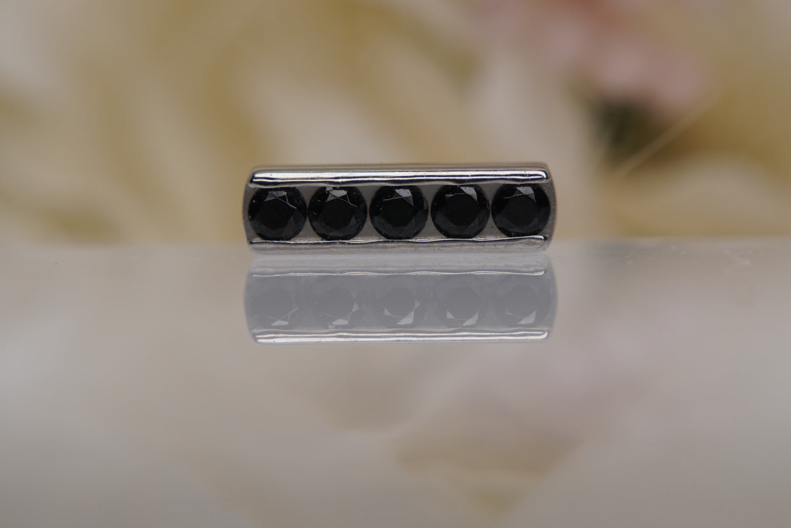5-Gem Channel (Black)