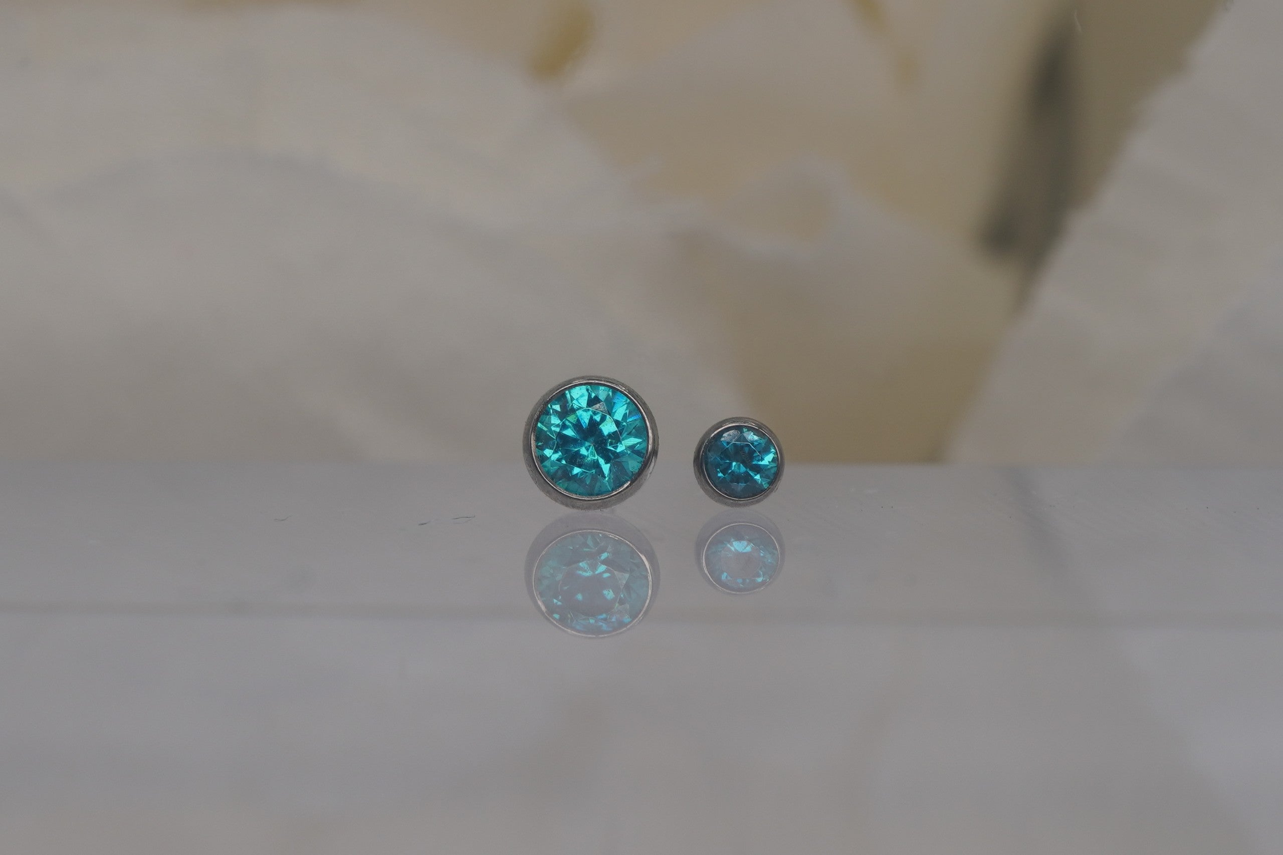 Round Bezel - Mint Green Crystal